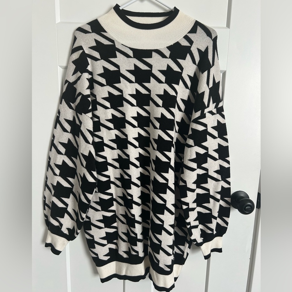 Blu Pepper Monochrome Houndstooth Sweater